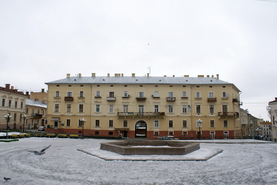 Черновцы площадь филармонии фото